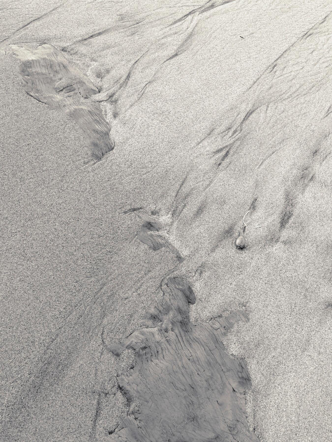 Laguna Beach Sand and rocks BW 2025